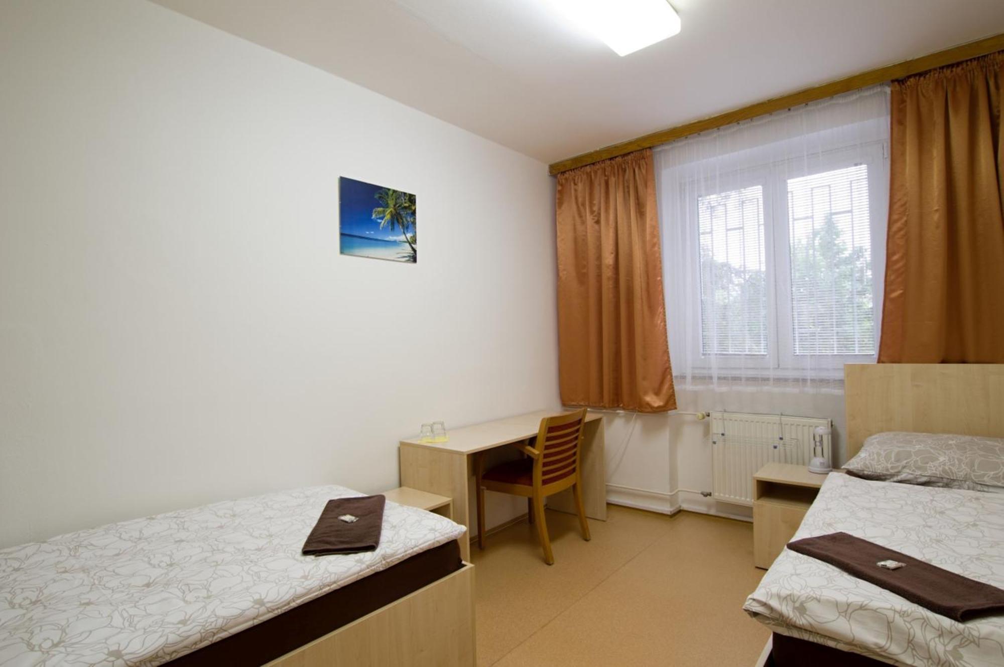 Auberge de jeunesse Tauferovy Koleje à Brno Extérieur photo